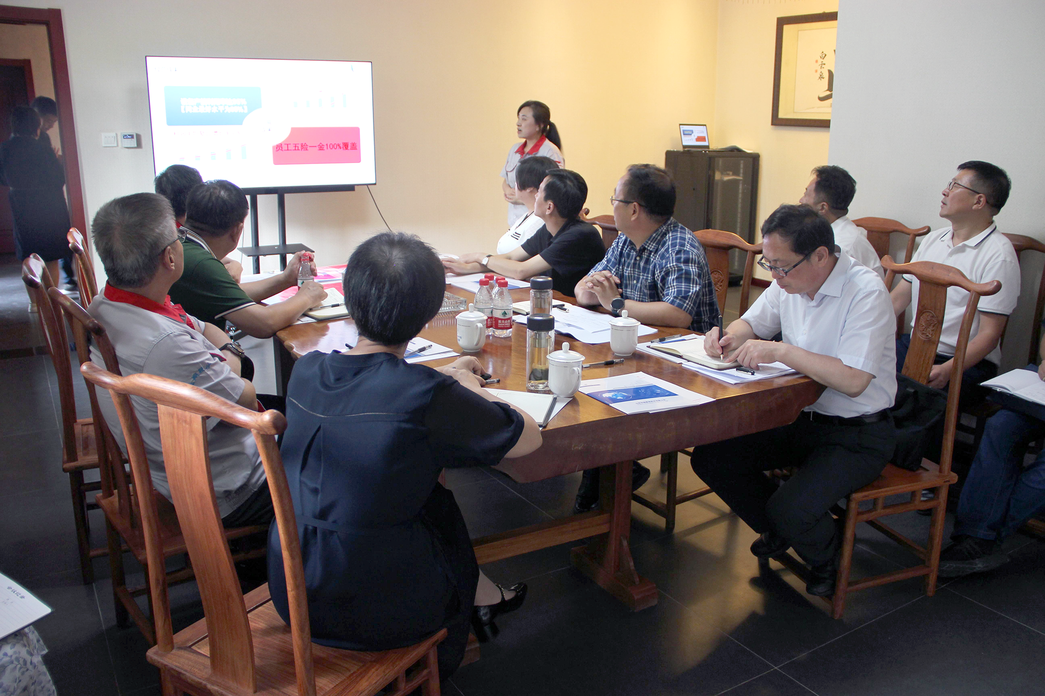 市委常委、統(tǒng)戰(zhàn)部部長(zhǎng)郝忠祥一行蒞臨我司參觀調(diào)研